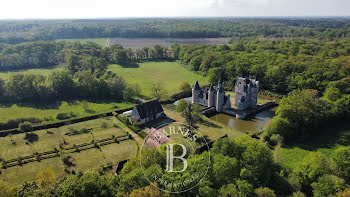 château à Lassay-sur-Croisne (41)