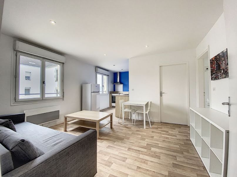 Location meublée appartement 2 pièces 40 m² à Lorient (56100), 675 €