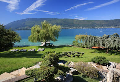 Villa en bord de mer avec jardin 2