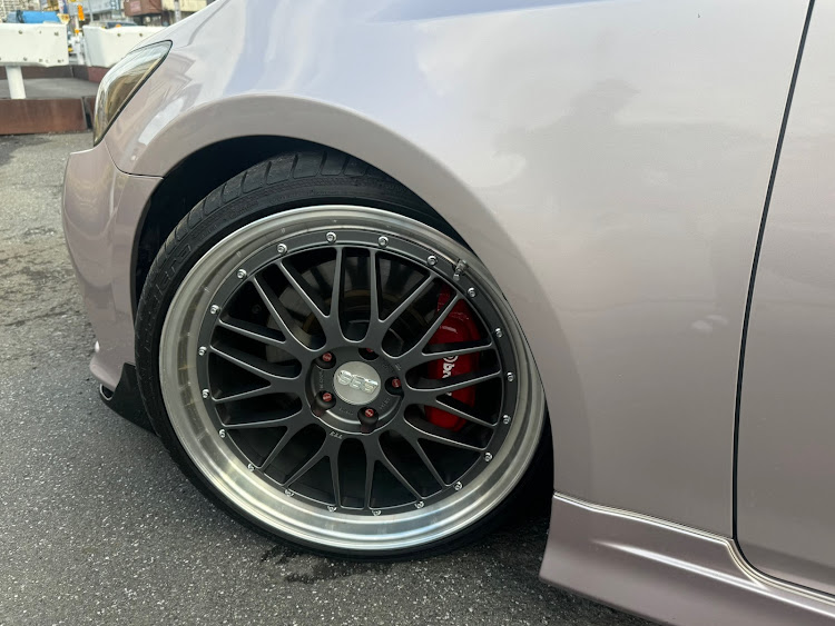 クラウンアスリートのジャパンカラー・仄・BBS LM・キャリパー塗装に関するカスタム事例の投稿画像2枚目