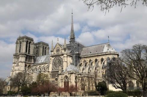 Nhà thờ Đức Bà Paris: 8 thế kỷ thăng trầm trước khi bị lửa dữ nuốt chửng - Ảnh 19.