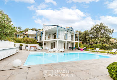 Maison avec piscine et terrasse 18