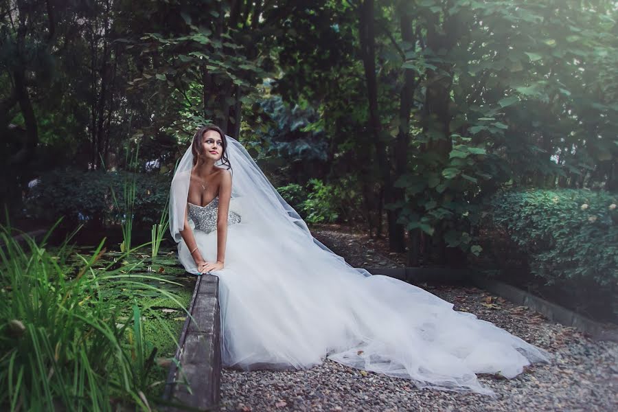 Fotógrafo de bodas Yuliya Aleynikova (yliaalei). Foto del 18 de septiembre 2014