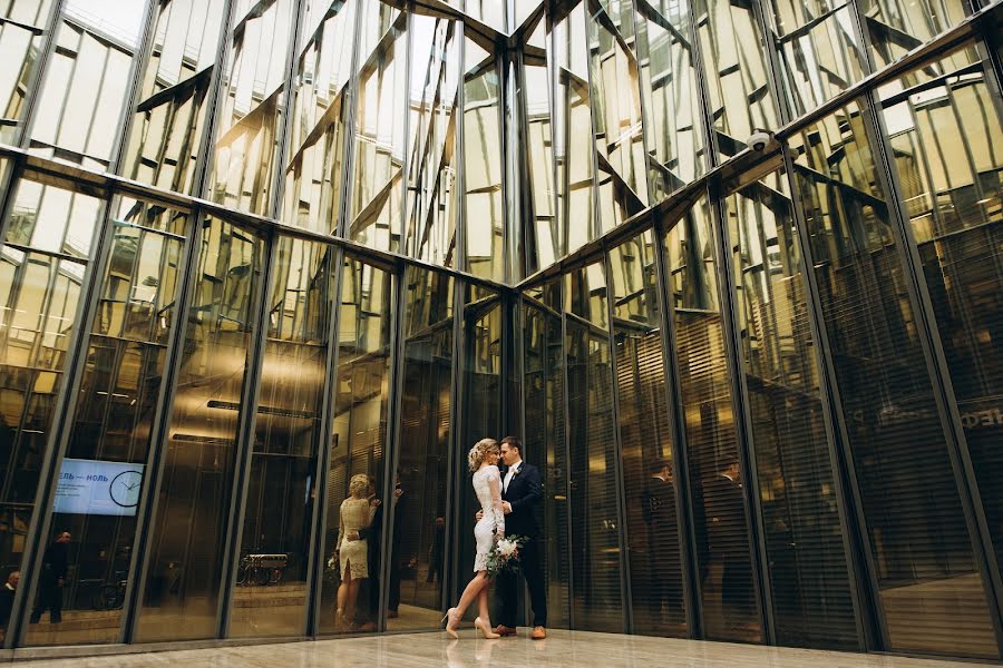 Fotógrafo de casamento Aleks Kuzmin (kuzmin5d). Foto de 20 de fevereiro 2018