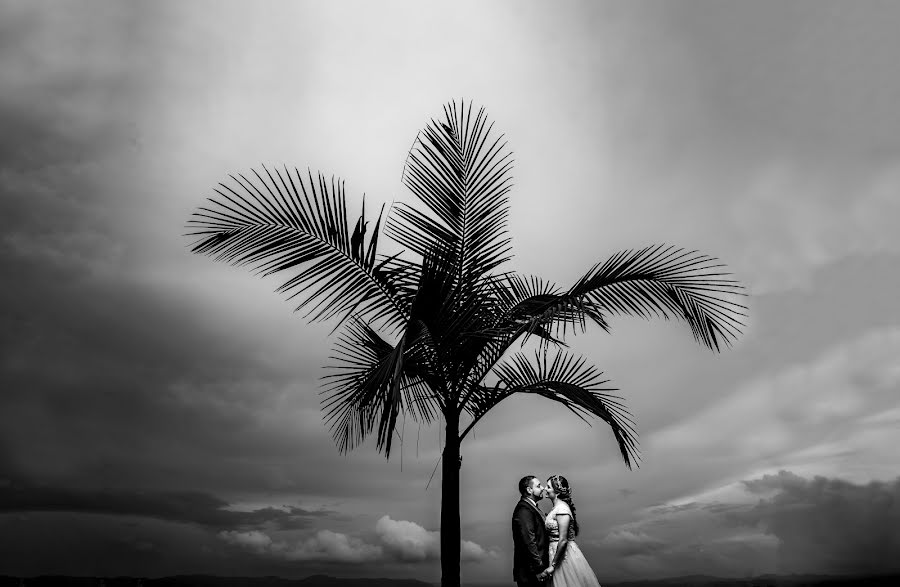 Fotografo di matrimoni Gisela Giraldo (giselagiraldo). Foto del 19 aprile 2023