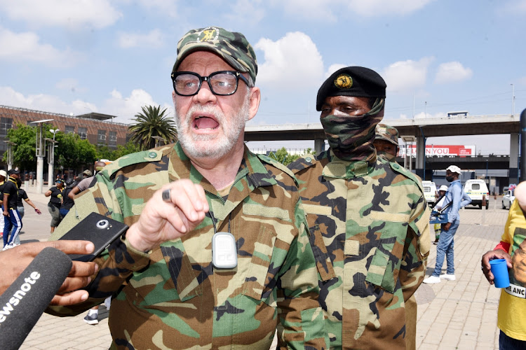 MKMVA spokesperson Carl Niehaus is suing transport minister Fikile Mbalula for calling him a 'thug'. File photo.