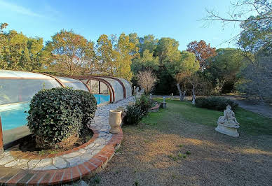 House with pool and garden 18