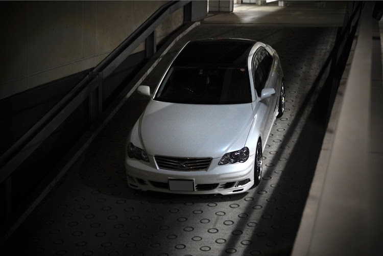 マークXのGRX120・マークX・車が好きな人と繋がりたい・立体駐車場に関するカスタム事例の投稿画像3枚目