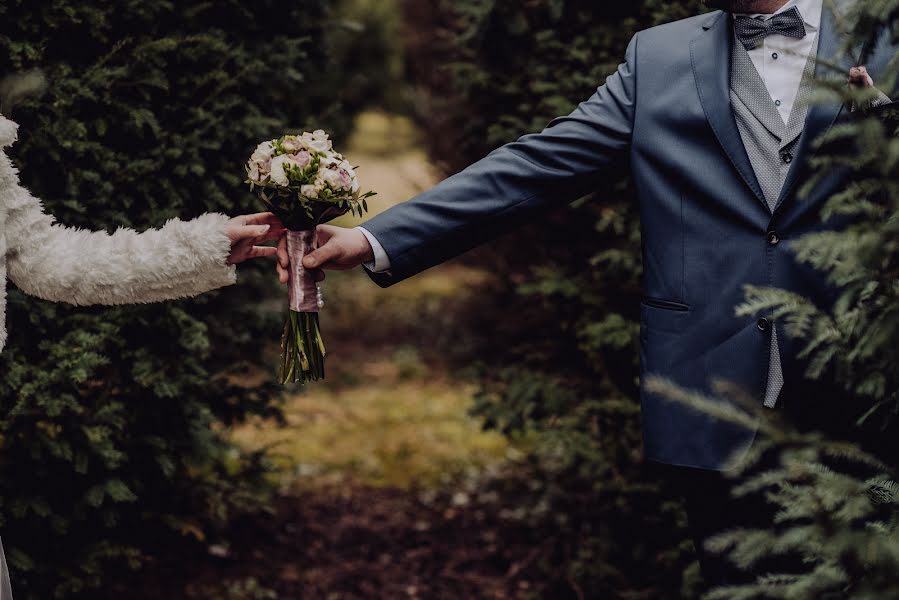 Photographe de mariage Daniel Cseh (tothemoonandback). Photo du 3 février 2023