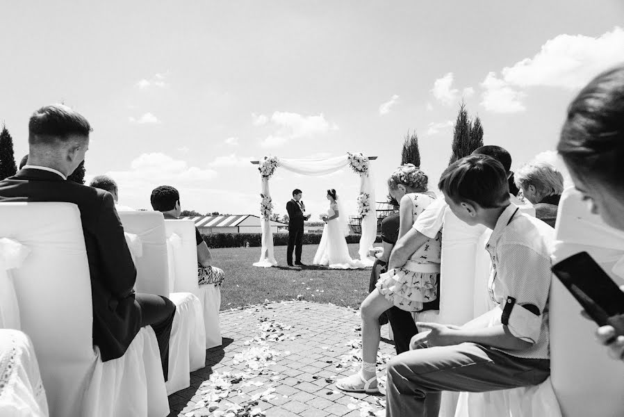 Wedding photographer Olga Omelnickaya (omelnitskaya). Photo of 12 August 2016