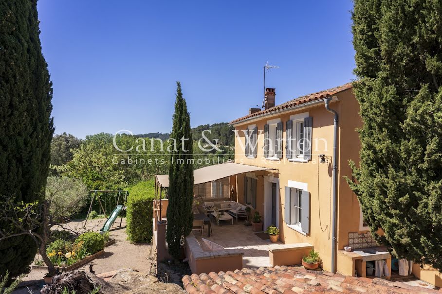 Vente villa 10 pièces 250 m² à Le Castellet (83330), 1 660 000 €