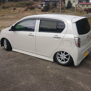 ミライース LA300S