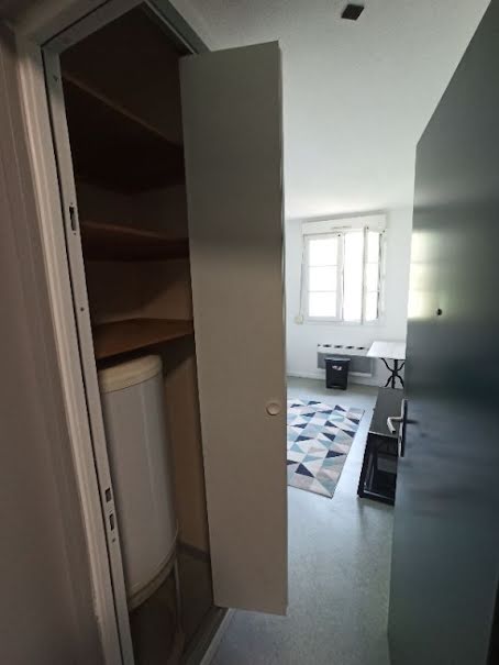 Location meublée appartement 1 pièce 13 m² à Nancy (54000), 300 €