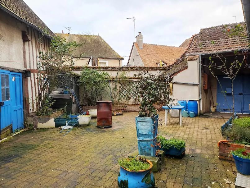 Vente maison 6 pièces 178 m² à Beaulieu-sur-Loire (45630), 114 000 €