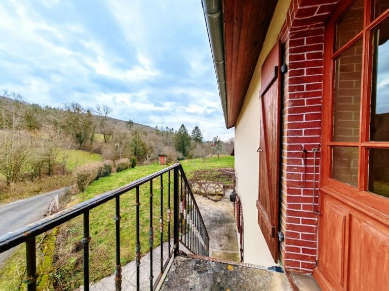 Vente maison 8 pièces 139 m² à Sarrogna (39270), 280 000 €