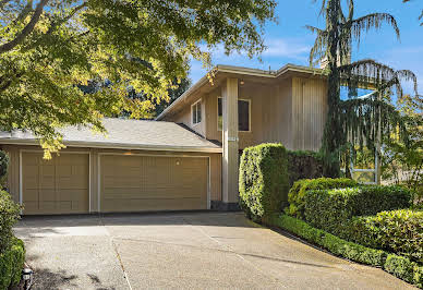 House with garden 5