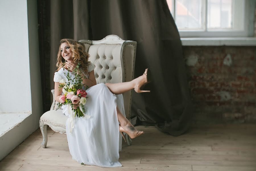 Wedding photographer Lesya Oskirko (lesichka555). Photo of 15 April 2015