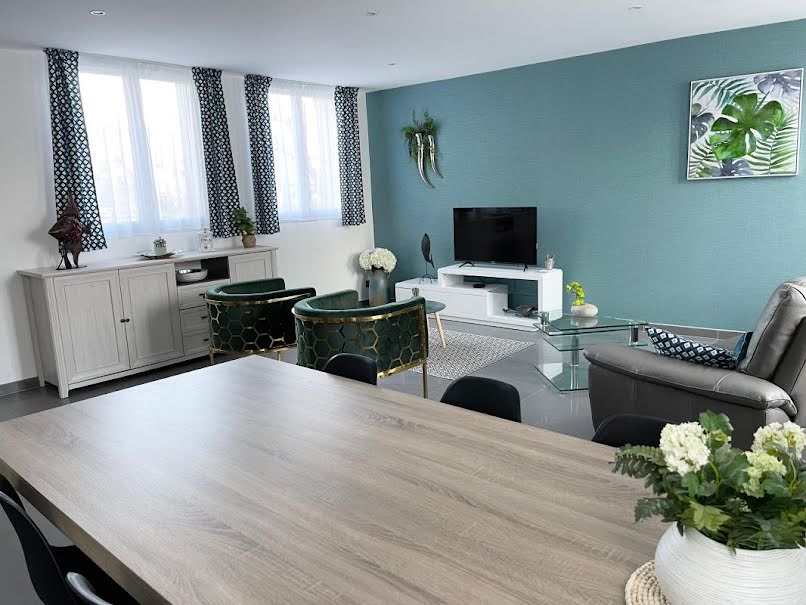 Location meublée appartement 4 pièces 94 m² à Epernay (51200), 900 €