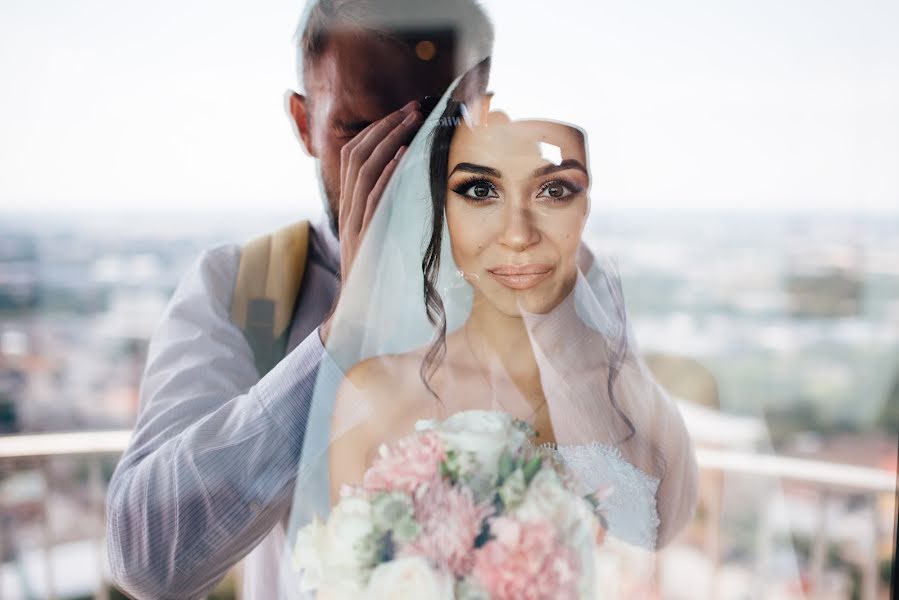 Fotógrafo de bodas Oleg Pukh (olegpuh). Foto del 14 de septiembre 2018