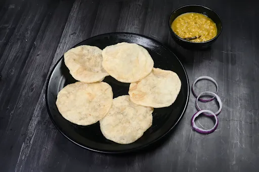 5 Luchi With Cholar Dal