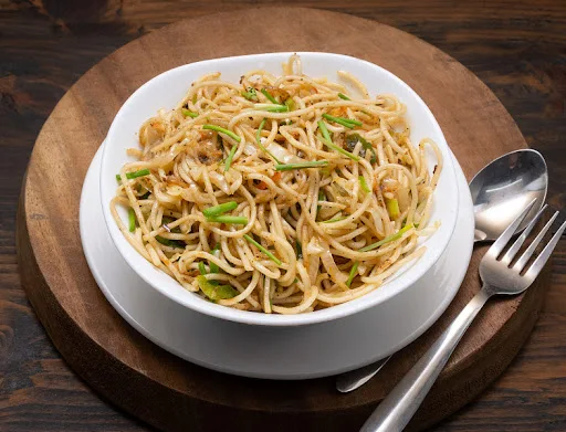 Veg Hakka Noodles