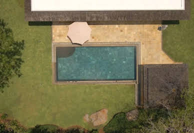 Villa with pool 2