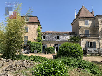 château à Lugny (71)