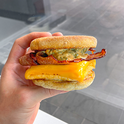 Bacon & Egg Muffin