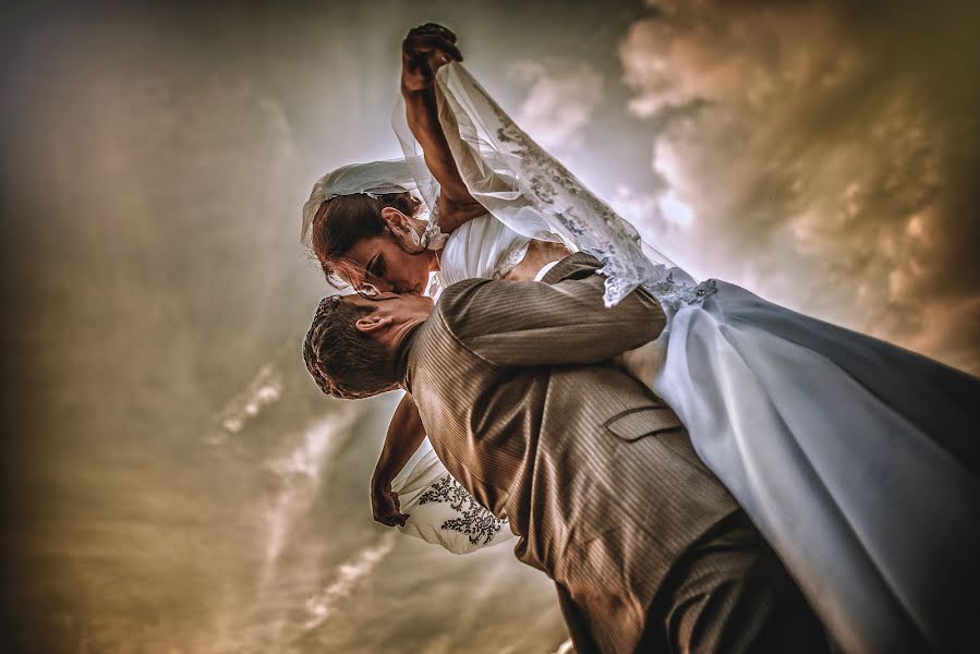 Fotógrafo de casamento Gábor Badics (badics). Foto de 23 de junho 2018