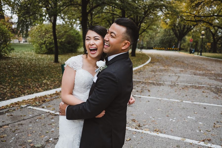 Fotógrafo de casamento Tiara Loewen (tiaranicolephoto). Foto de 2 de maio 2019