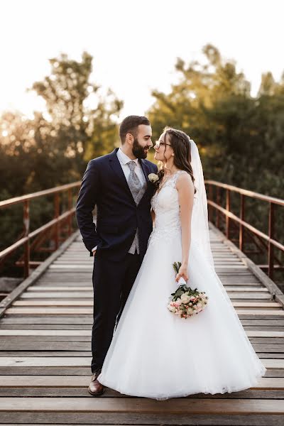 Fotógrafo de casamento Veronika Csizmazia-Kaproncai (verusphoto). Foto de 10 de novembro 2023