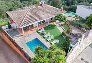 Villa with garden and terrace 3