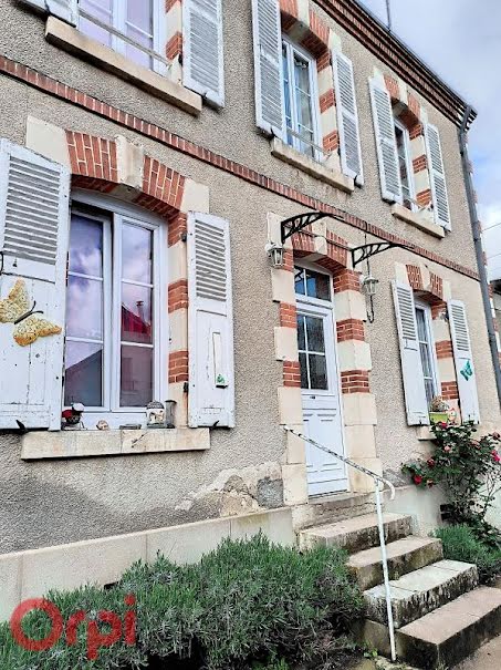 Vente maison 6 pièces 102.21 m² à Thénioux (18100), 93 000 €