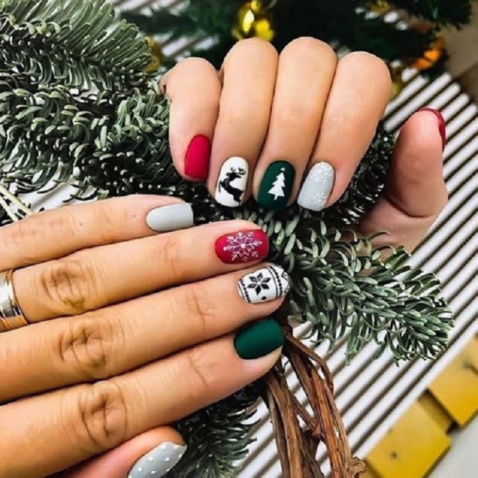 Festive manicure with a Christmas tree for the New Year 2022: 2 beautiful nail design options