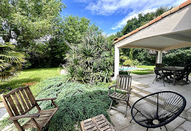 Maison avec piscine et terrasse 1