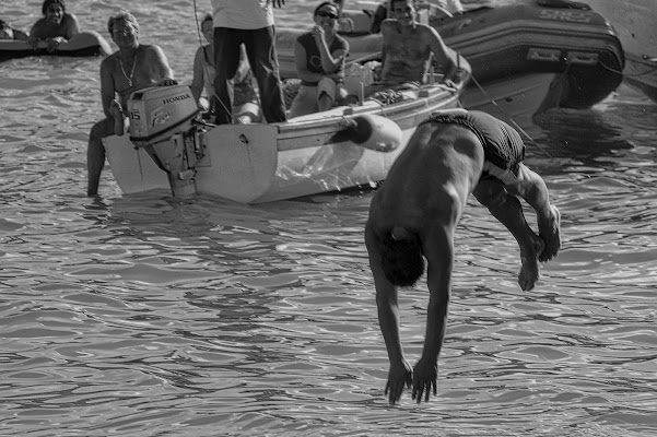 Un tuffo dove l'acqua è più blu... di Yasis