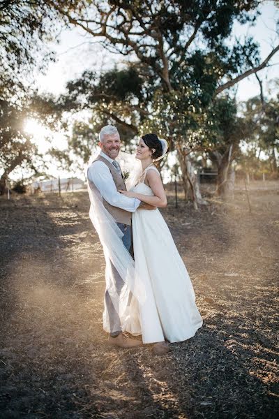 Fotógrafo de casamento Hannah Benwell (hannahbenwell). Foto de 27 de janeiro 2019