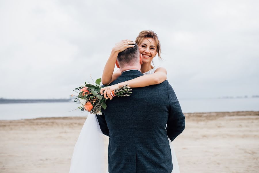 Fotografo di matrimoni Yuliya Velichko (julija). Foto del 25 aprile 2019