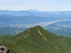 硫黄岳から峰ノ松目（上に守屋山・経ヶ岳・吉舎御嶽山など）