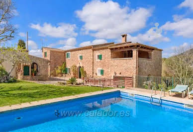 Maison avec piscine et terrasse 1