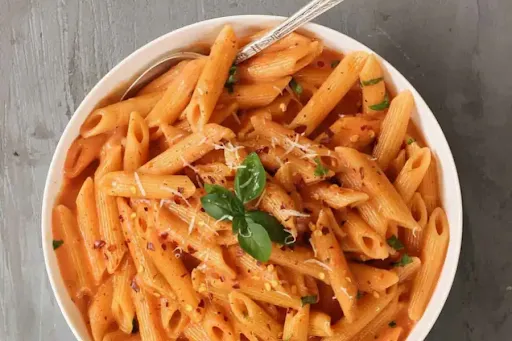 Penne Chicken Mix Sauce Pasta