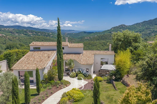Villa with pool 2