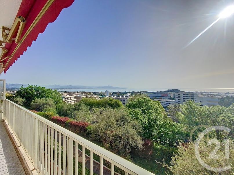 Location  appartement 3 pièces 80.35 m² à Antibes (06600), 1 950 €