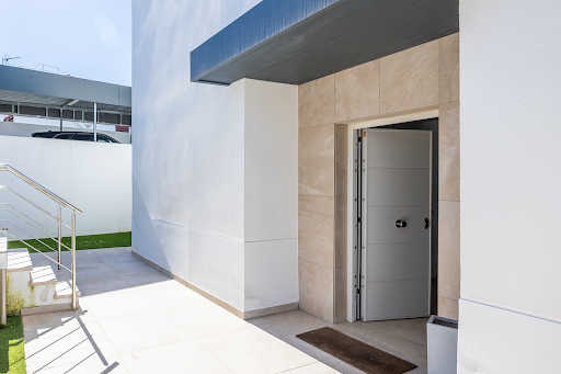 Maison avec piscine et jardin 4