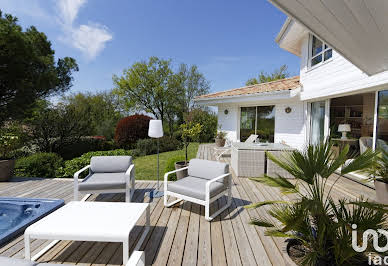 House with pool and terrace 7