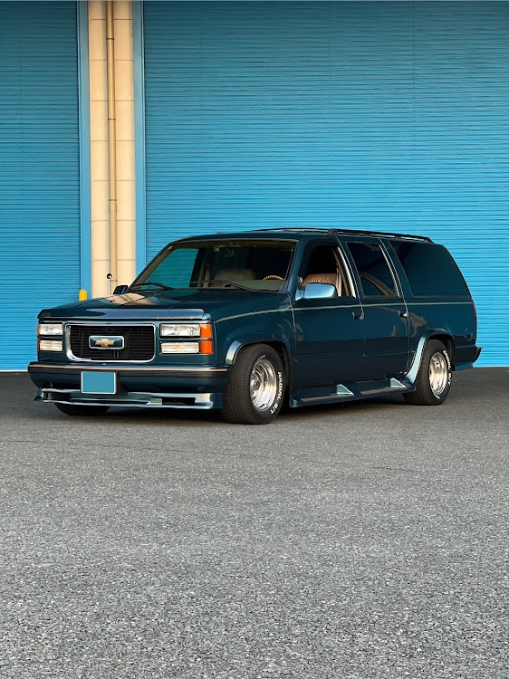 サバーバンのsuburban・シボレー・STARCRAFT・GMT400に関するカスタム事例の投稿画像1枚目