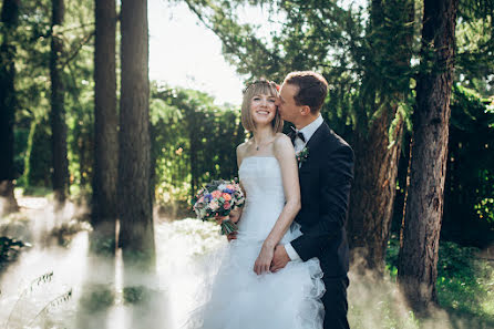 Fotógrafo de casamento Svetlana Yaroshuk (mopsik007). Foto de 27 de fevereiro 2016