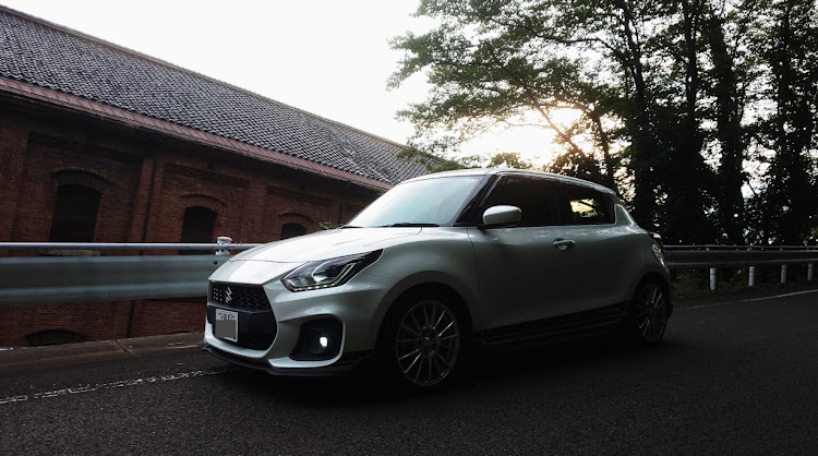 スイフトスポーツの舞鶴・夕焼け🌇ショット📸・台風➰🌀に気を付けて・スイスポ VS スカイライン😎🧡・仕事帰りに📸に関するカスタム事例の投稿画像7枚目