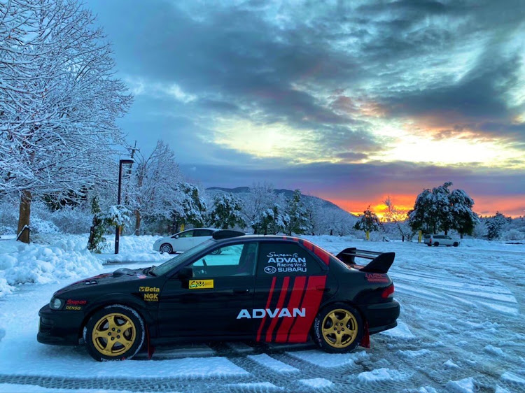 インプレッサ WRX STIのADVAN・gc8・メタセコイア並木・初雪に関するカスタム事例の投稿画像3枚目