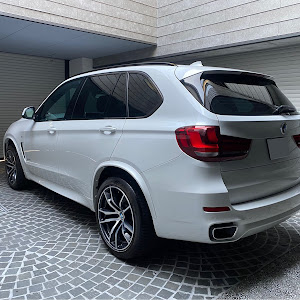 X5 xDrive 50i